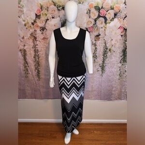 26/28- Black and White Zig Zag Color Block Dress